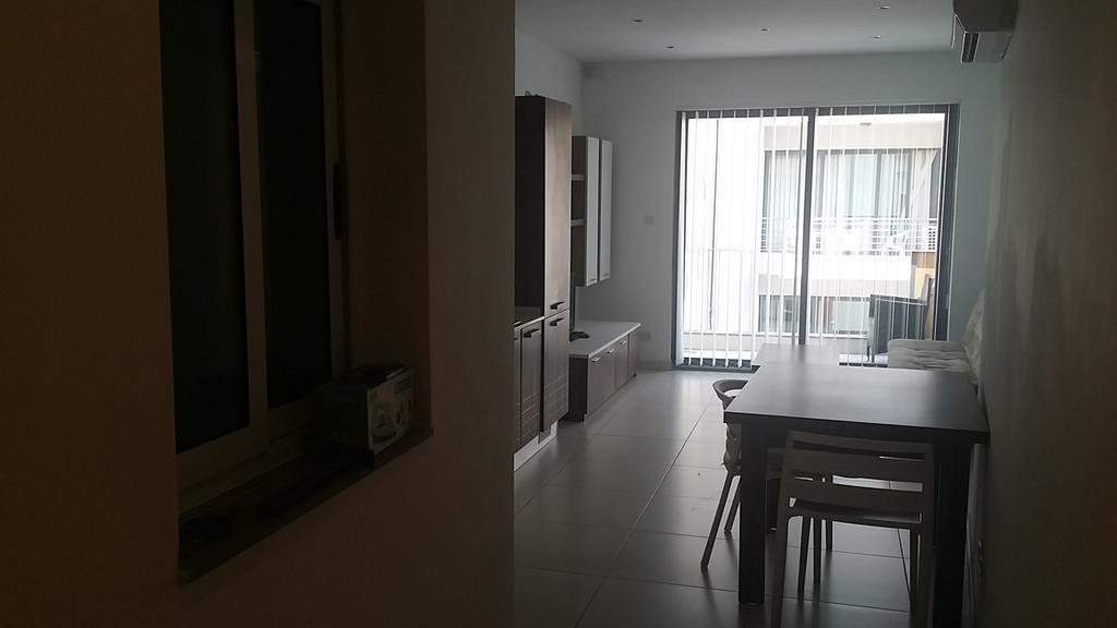 Paceville Montecarlo Apartments Saint Julian's Oda fotoğraf