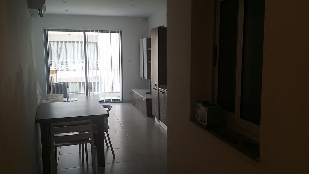 Paceville Montecarlo Apartments Saint Julian's Oda fotoğraf