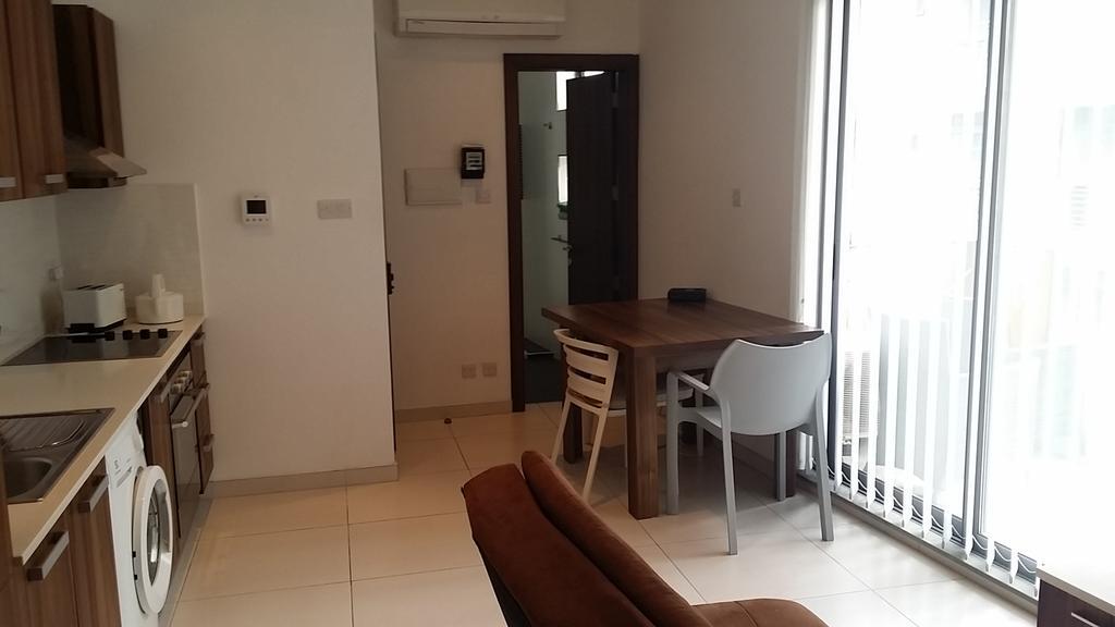 Paceville Montecarlo Apartments Saint Julian's Oda fotoğraf